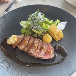 メインのお肉料理