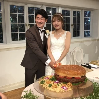 ハンバーガー入刀