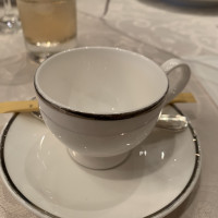 食後の紅茶のカップ。