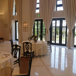 森のチャペル披露宴会場
