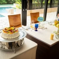 ケーキ、テーブルセッティング