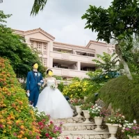 ホテルガーデン（チャペルへ続く道の手前）