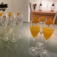 ウェルカムパーティーのドリンクです。生搾りオレンジジュース。