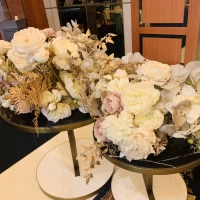 高座横の造花