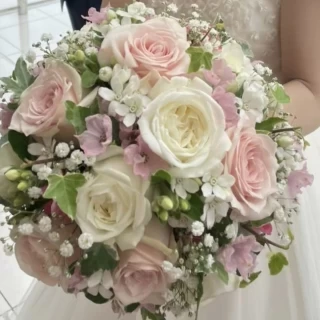花嫁さんの持っていたブーケがとっても素敵でした＊