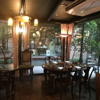 窓が大きく開放感がある