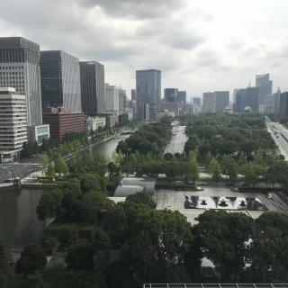 チャペルから皇居側が一望できる