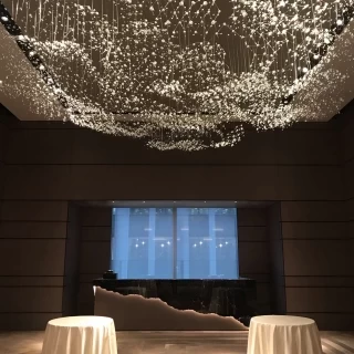 シャンデリアが豪華