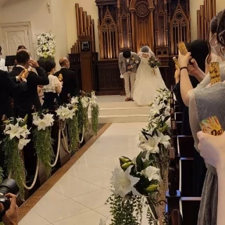 バラ窓のステンドグラス