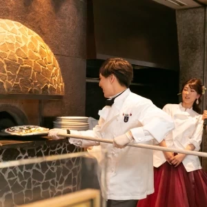 新郎新婦でピザつくりの演出をしました。|593087さんのXEX TOKYO（ゼックストウキョウ）の写真(1269294)