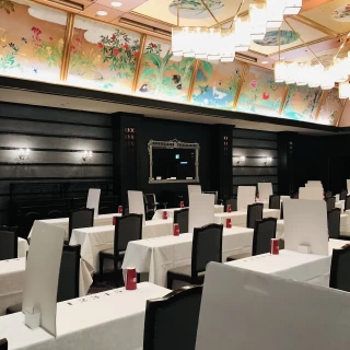 洋式披露宴会場(ゴシック調)