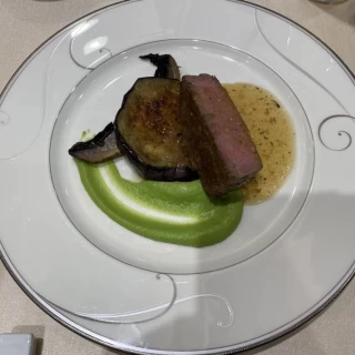 料理は有名シェフ監修でとっても美味しかったです。