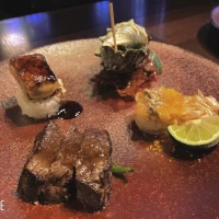 牛フィレ肉が歯を使わず食べられるくらいの柔らかさで悶絶。