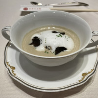 キノコ（福井県産 昇竜まいたけ）のスープ
カプチーノ仕立て