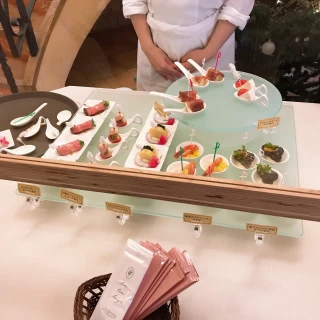 披露宴前の空き時間にいただきました。高級感あり美味しかったで