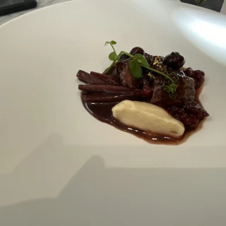 お肉にソースが絡んでとても美味しかったです