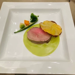 メインお肉料理