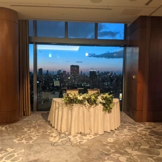夜景が素敵なので夕方の挙式がお勧めです。