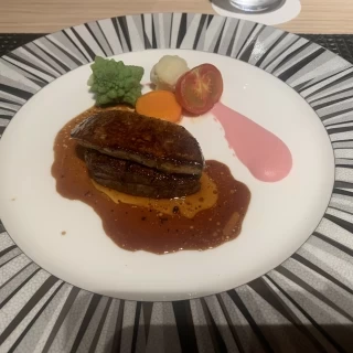 フォアグラが乗っておりとても美味しい。