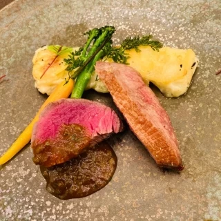 当日の肉料理を試食。柔らかくて幸せでした☆