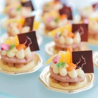 デザートブッフェのケーキ可愛いです。