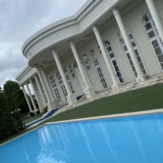 大きなプールがついていました。