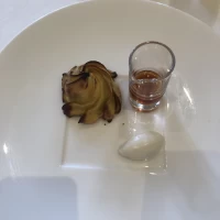 スイートポテトに見立てたフォアグラのテリーヌです。