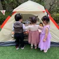 ちびっ子に大人気のテントブース笑