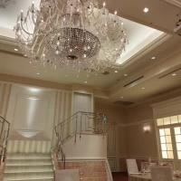 こちらの披露宴会場も階段からの登場ができます