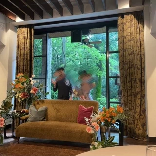 テラスからの入場シーン