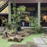 ガーデンからみた披露宴会場