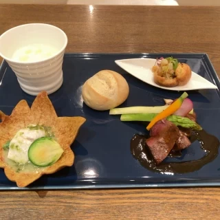 全体的に素材の味を生かす味付けになっていました