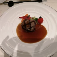 メインの肉料理