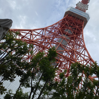 待合室のテラスからは東京タワーが見上げられます。