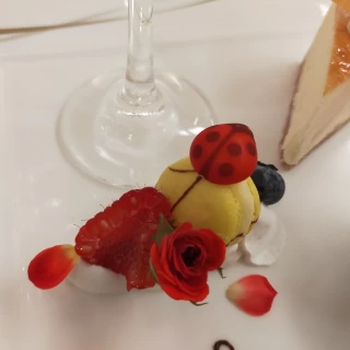マカロンとてんとう虫のホワイトチョコ