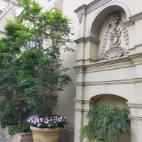 チャペル前広場