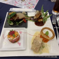 和と洋の料理プレート