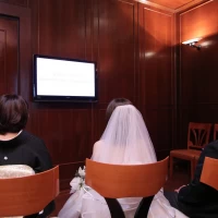 挙式前に新婦と両親だけの時間を作っていただきました。