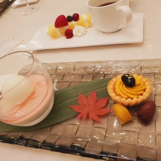 白胡麻のプリンとかぼちゃのタルト