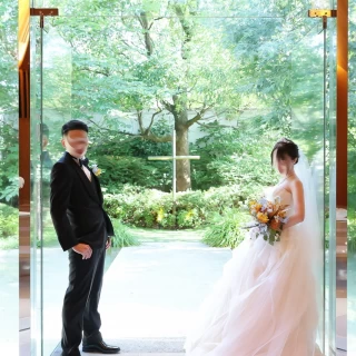 挙式前にチャペルで写真撮影