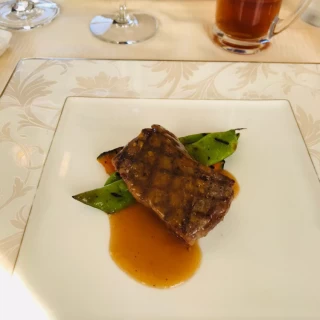 お肉料理はグレードアップしました。