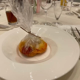 コース料理
フィルム包みです