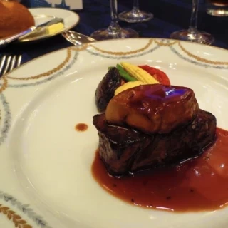 お肉メイン