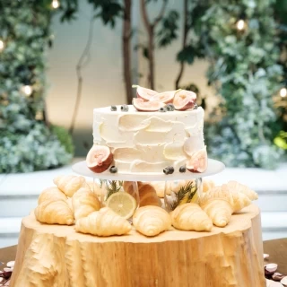 パン×ケーキ！オリジナルのウェディングケーキを作れます。