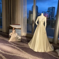 ドレス展示