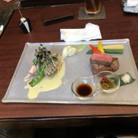 メインのお肉料理です