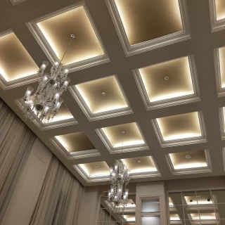 天井も白かったです。