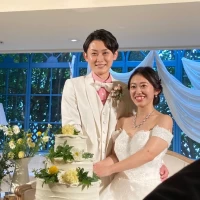 会場の雰囲気に合う感じでケーキを装飾してもらいました♪