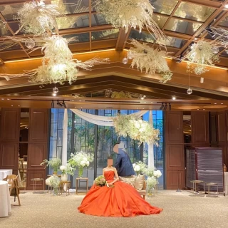 会場装花と新郎新婦
