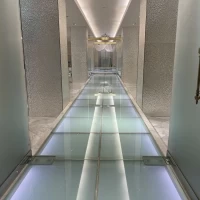 白のチャペル